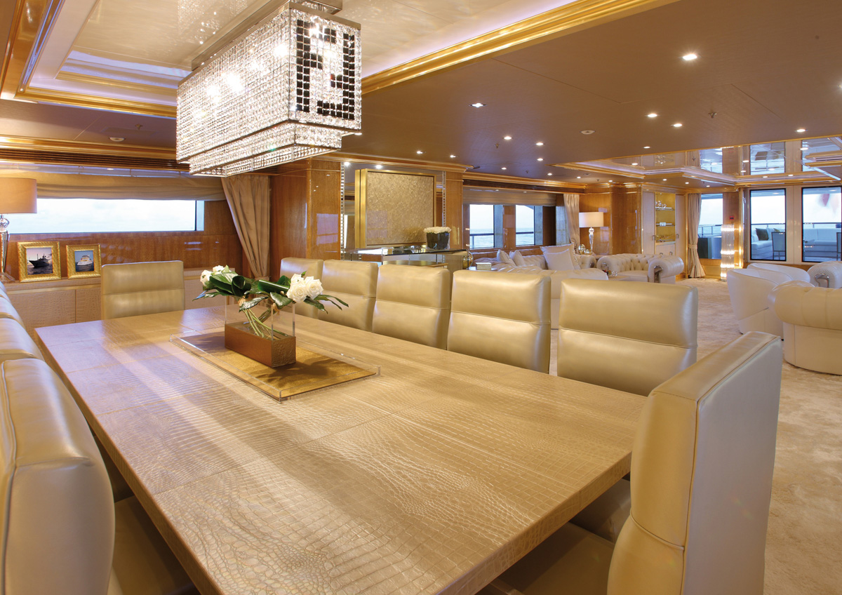 Yachtline interni di lusso per yachts for Interni classici di lusso